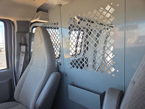 Used 2020 Chevrolet Express 2500 Extended w/ Communications Package image 15