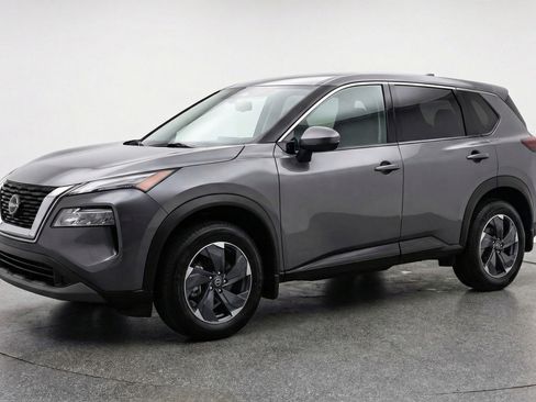 Used 2025 Nissan Rogue SV image 3