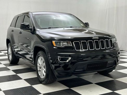Certified 2022 Jeep Grand Cherokee Laredo E image 2