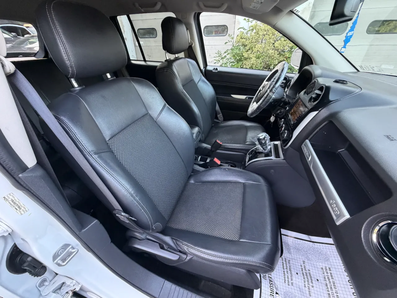 Used 2016 Jeep Compass Latitude AWD/4WD image 34