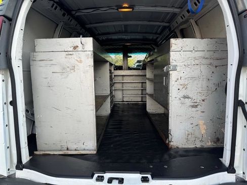 Used 2000 Chevrolet Express 2500 RWD image 15