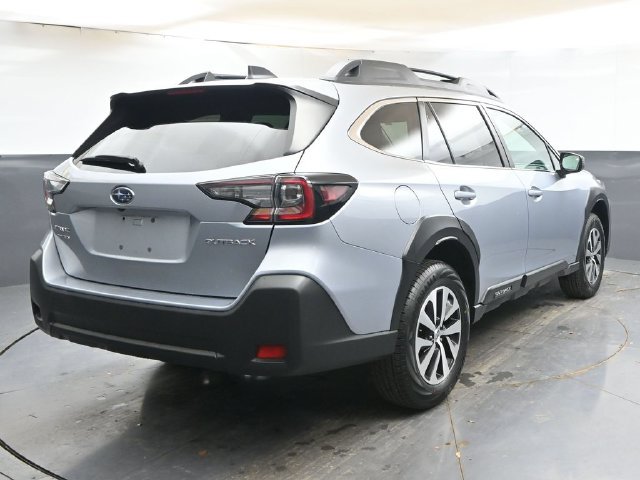 Used 2024 Subaru Outback Premium AWD/4WD image 5