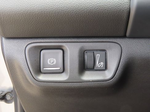 Used 2023 GMC Acadia SLE w/ Driver Convenience Package FWD image 27