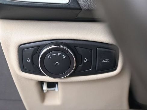 Used 2018 Lincoln MKX Reserve w/ Lincoln MKX Climate Package AWD/4WD image 16