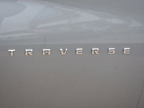 Used 2023 Chevrolet Traverse Premier image 12