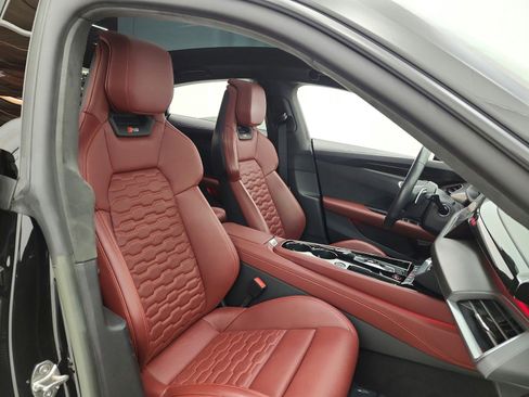 Used 2024 Audi RS e-tron GT image 19