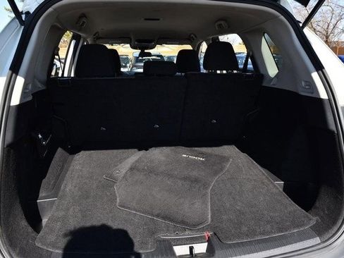 Certified 2023 Nissan Rogue SV image 24