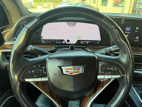 Used 2022 Cadillac Escalade Premium Luxury w/ Performance Package AWD/4WD image 30