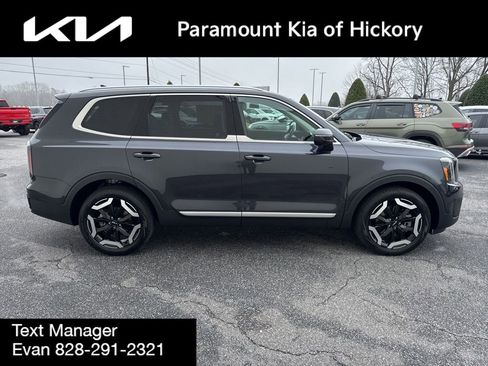 Used 2025 Kia Telluride EX image 8