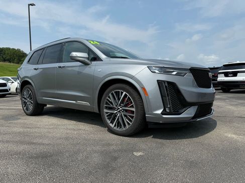 Used 2024 Cadillac XT6 Sport w/ LPO, Floor Liner Package image 12