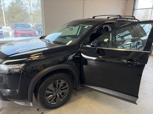 Used 2023 Nissan Pathfinder SV w/ Cargo Package image 51