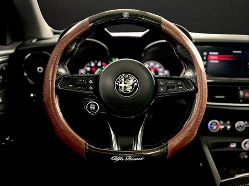 Used 2020 Alfa Romeo Stelvio Ti w/ Nero Edizione image 20