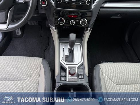 Used 2020 Subaru Forester Premium image 16