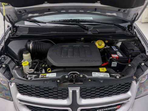 Used 2019 Dodge Grand Caravan GT image 28