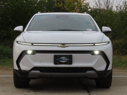 New 2026 Chevrolet Equinox EV LT w/ Convenience Package II image 18