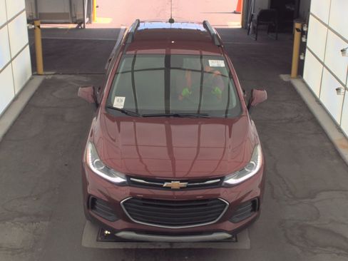 Used 2022 Chevrolet Trax LT w/ Driver Confidence Package image 2