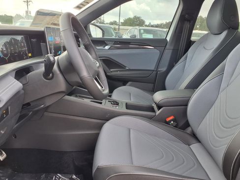 New 2026 Volkswagen Tiguan SE R-Line FWD image 11