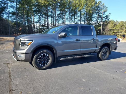 Used 2024 Nissan Titan PRO-4X w/ Pro-4x Utility Package image 10