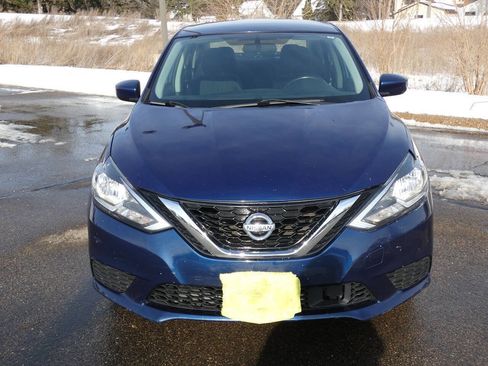 Used 2019 Nissan Sentra SV image 4