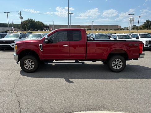 Used 2017 Ford F250 XLT w/ XLT Premium Package AWD/4WD image 6
