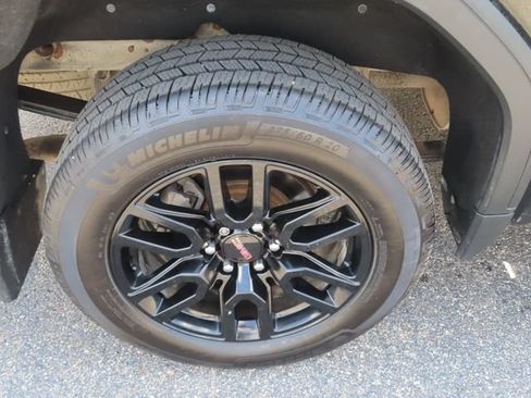 Used 2020 GMC Sierra 1500 Elevation w/ Elevation Value Package AWD/4WD image 14