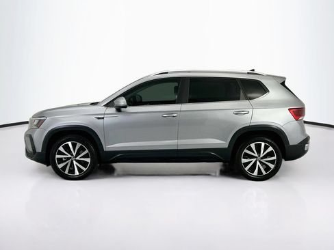 Used 2022 Volkswagen Taos SE FWD image 8