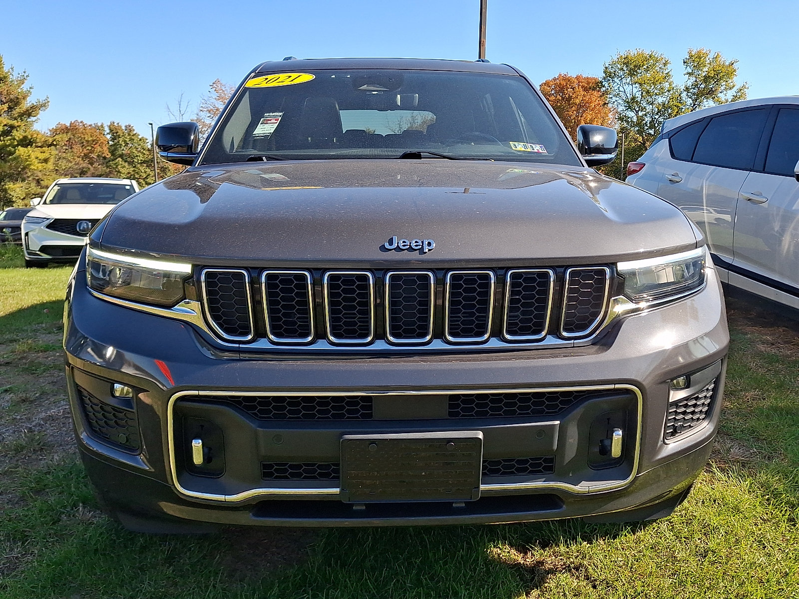Used 2021 Jeep Grand Cherokee L Overland w/ Luxury Tech Group IV AWD/4WD image 2