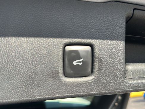 Used 2022 Ford Escape SEL w/ Technology Package image 12