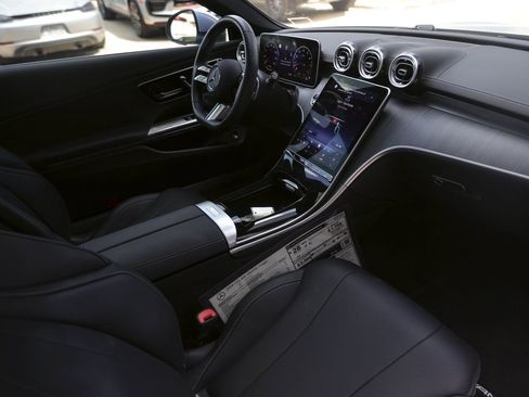 Used 2024 Mercedes-Benz CLE 300 4MATIC Coupe image 39