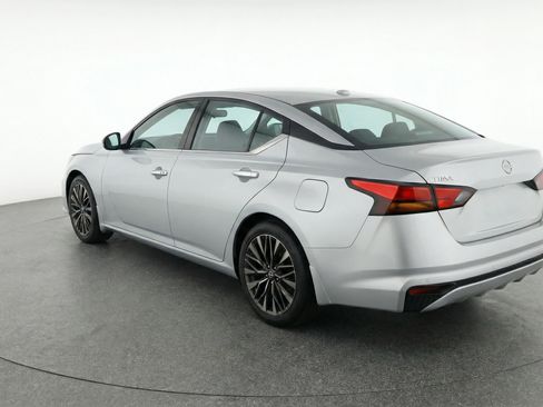 Used 2025 Nissan Altima 2.5 SV image 6