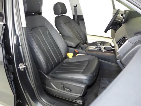 Used 2023 Audi Q5 2.0T Premium w/ Convenience Package AWD/4WD image 19