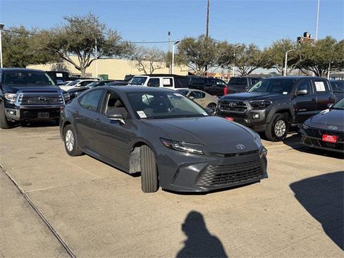 Certified 2025 Toyota Camry LE image 3