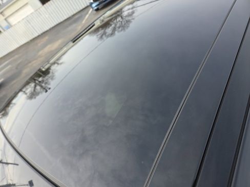 Used 2019 Land Rover Range Rover Velar R-Dynamic SE image 13