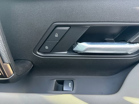 New 2025 GMC Hummer EV 2X image 18