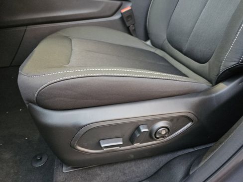 New 2025 Jeep Grand Cherokee L Laredo image 22