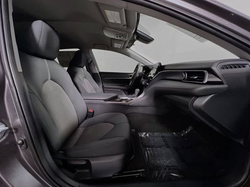 Used 2021 Toyota Camry LE FWD image 31
