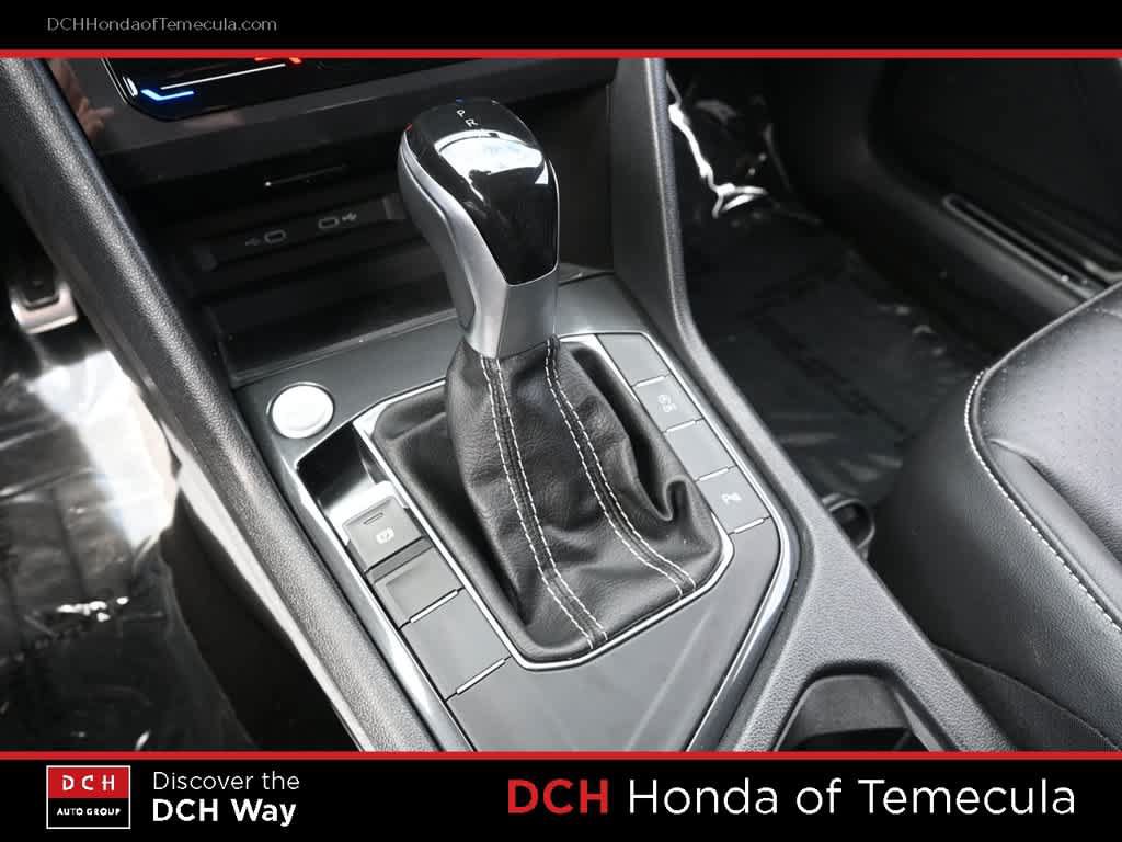 Used 2024 Volkswagen Tiguan SE R-Line FWD image 11