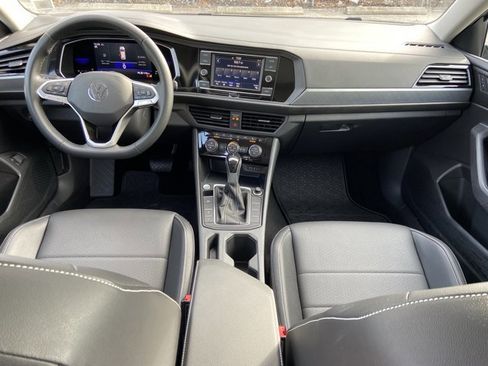 Used 2022 Volkswagen Jetta SE image 13