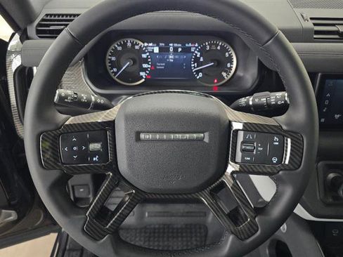 Used 2023 Land Rover Defender 110 S image 11