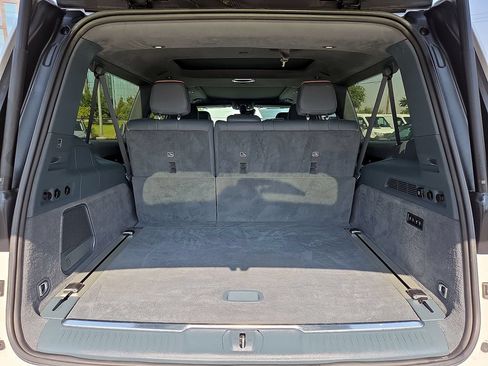 Used 2023 Jeep Grand Wagoneer L Series III w/ Rear Seat Video Group 1 AWD/4WD image 12