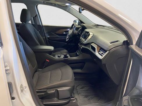 Used 2020 GMC Terrain SLE w/ Driver Convenience Package image 16