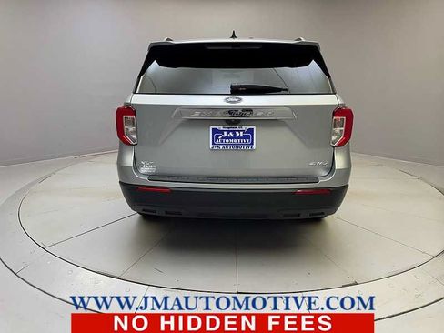 Used 2023 Ford Explorer XLT AWD/4WD image 4