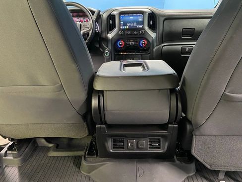 Used 2022 Chevrolet Silverado 1500 LT image 39