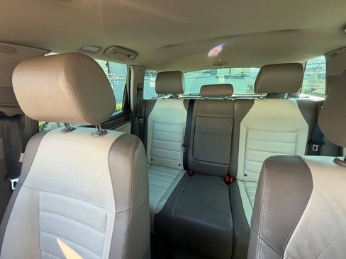 Used 2010 Volkswagen Touareg TDI AWD/4WD image 12