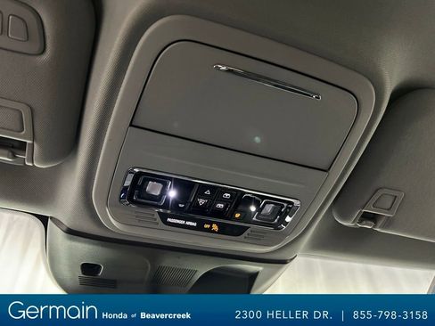 Used 2021 Lincoln Corsair AWD w/ Premium Package image 32