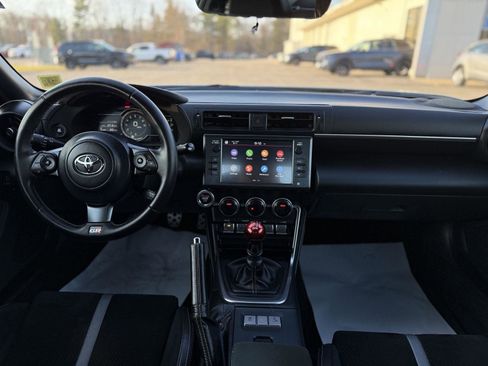 Used 2024 Toyota GR86 Premium RWD image 24