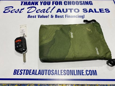 Used 2022 Jeep Wrangler Unlimited Sahara w/ Cold Weather Group image 24