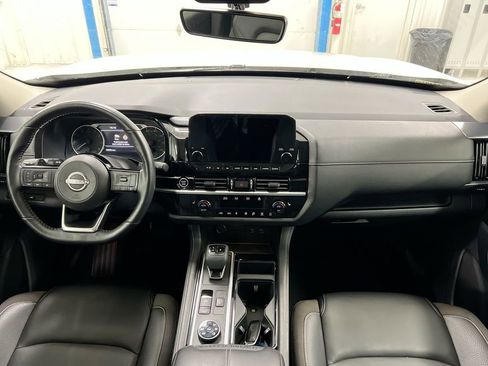 Used 2023 Nissan Pathfinder SL image 10