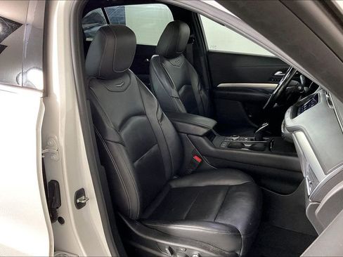 Used 2020 Cadillac XT4 Premium Luxury image 6