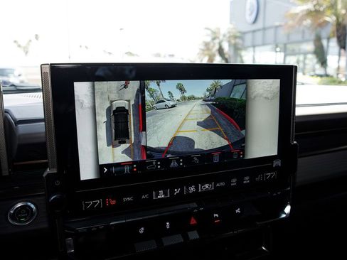 Used 2024 GMC Hummer EV 2X AWD/4WD image 32